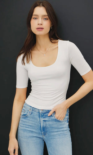 Gjerta Off White Basic Short Sleeve Cropped Top