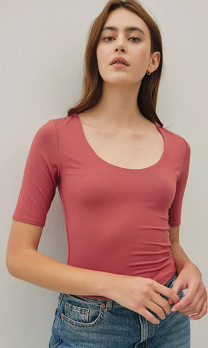 Gjerta Sienna Basic Short Sleeve Cropped Top