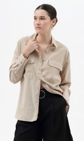 Luz LT. Khaki Lightweight Collared Button Down Long Sleeve Top
