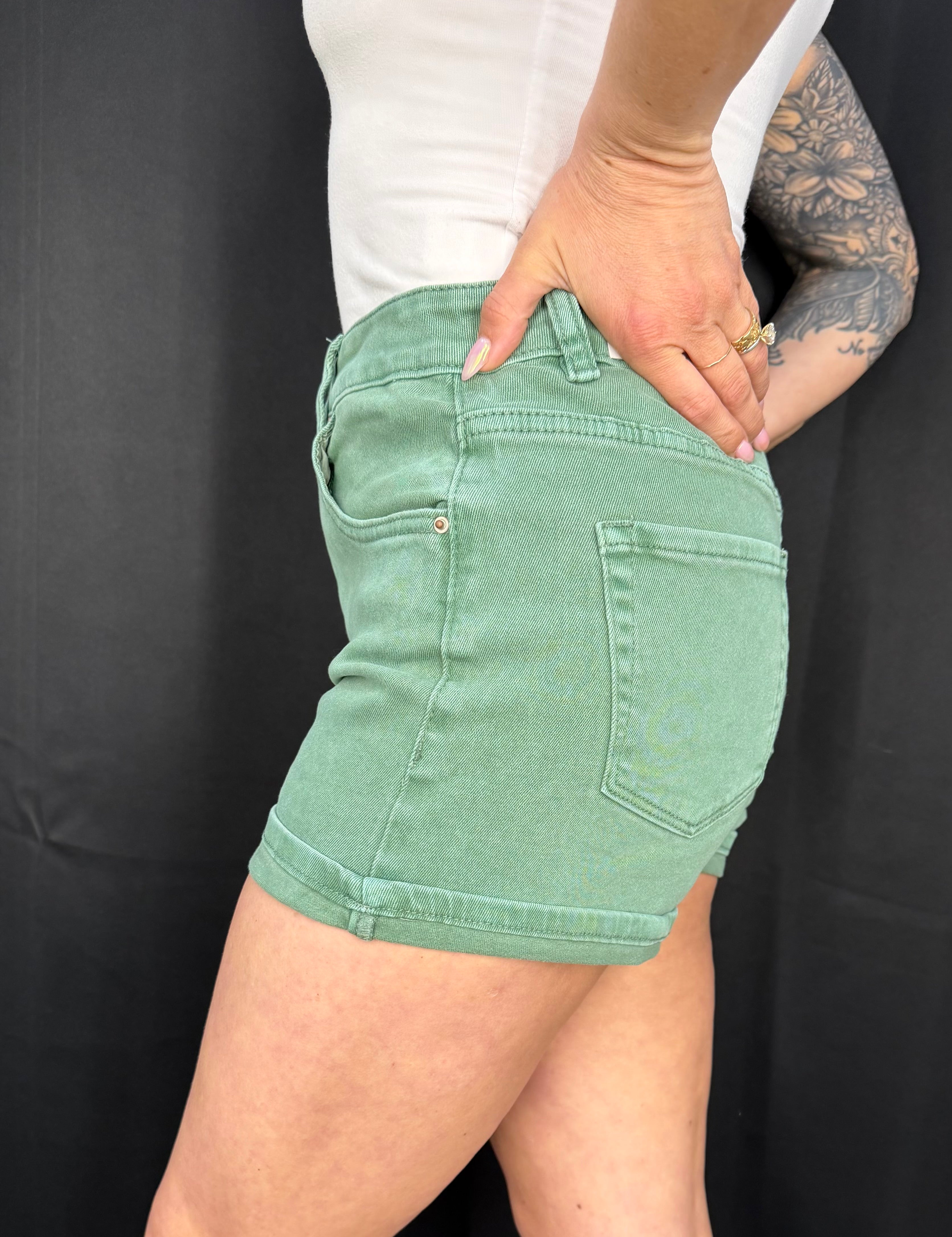Elana 5 Pockets Cuffed Shorts