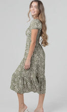 Reyna Short Sleeve Printed Midi Dress