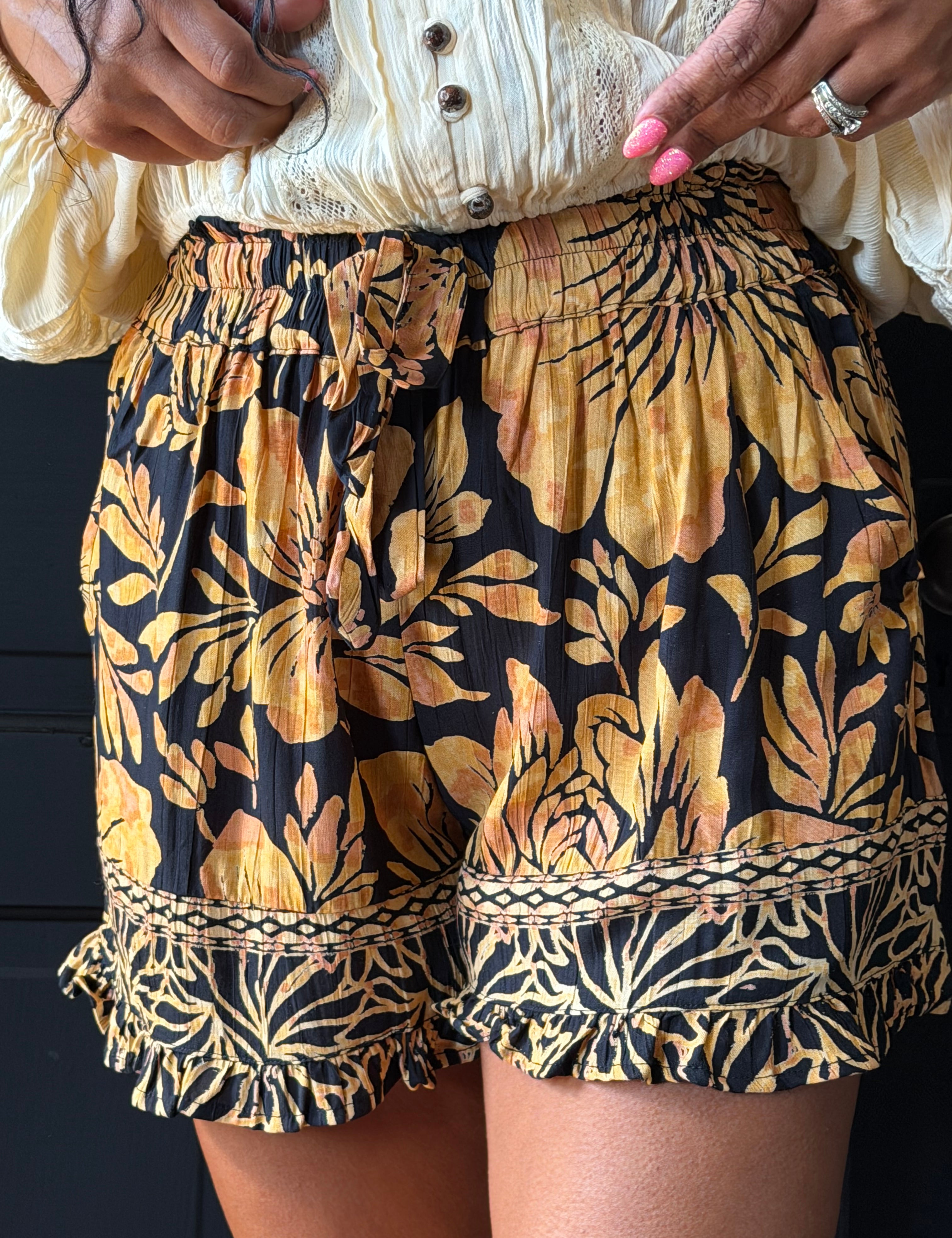 Molly Floral Printed Short Shorts