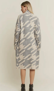 Ruthie Giant Houndstooth Print Cardigan