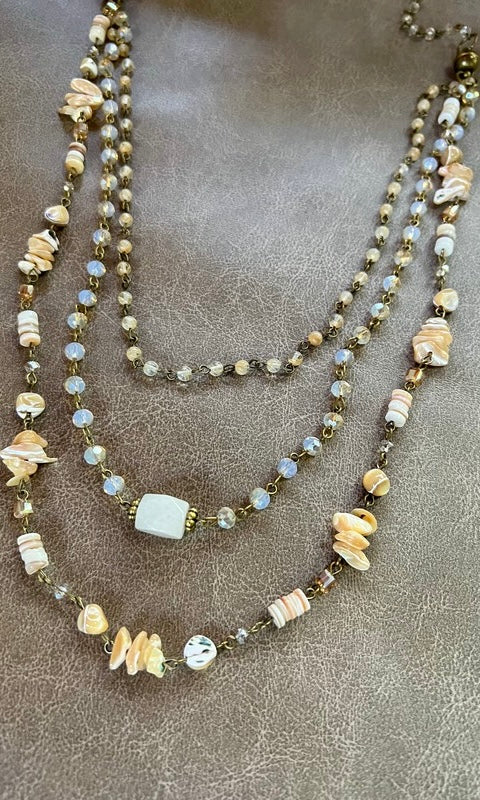 Medina Necklace Beige