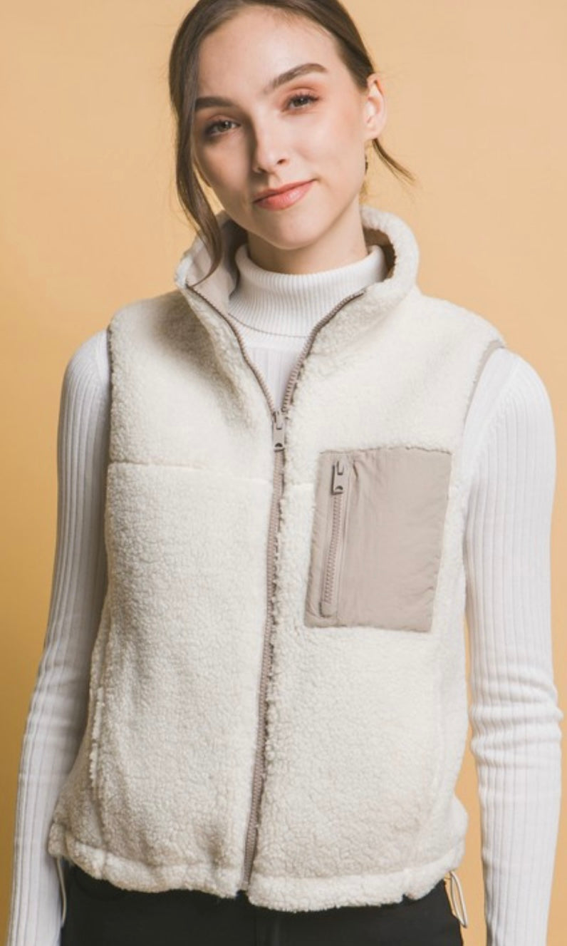 Aclara Ivory Reversible Fleece Side Pocket Vest Jacket