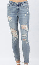 Aisla Medium Wash Lace Patch Mid Rise Skinny Stretch Denim Jean