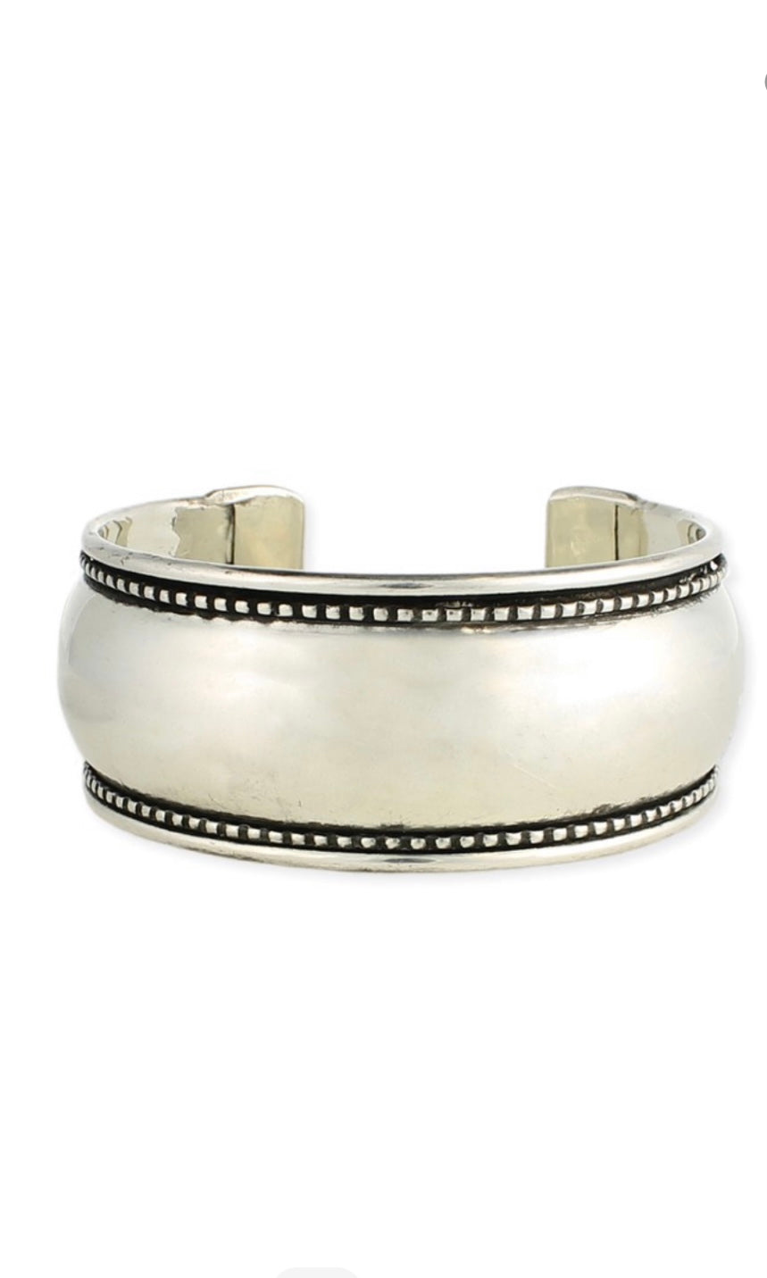 Bracelet Bohemian Classic Silver Hammered Dome Cuff Bracelet